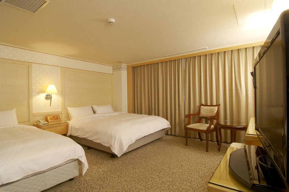 Golden Garden Hotel Тайбэй Экстерьер фото
