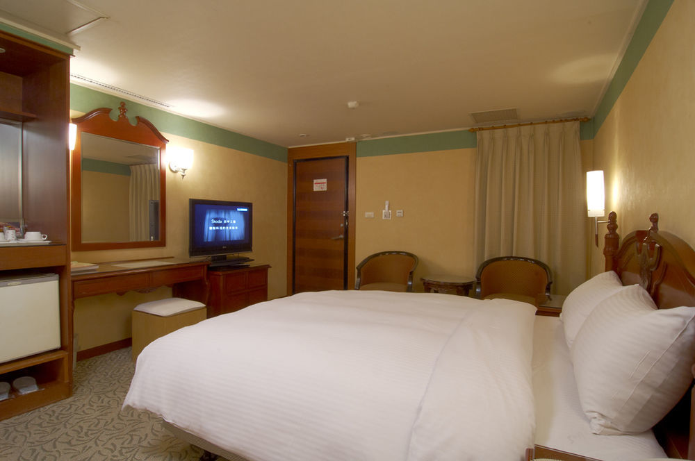 Golden Garden Hotel Тайбэй Экстерьер фото