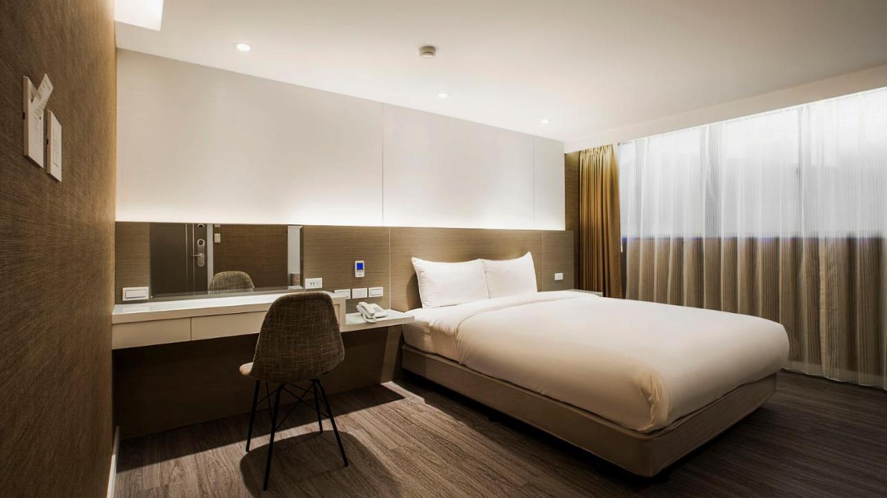 Golden Garden Hotel Тайбэй Экстерьер фото